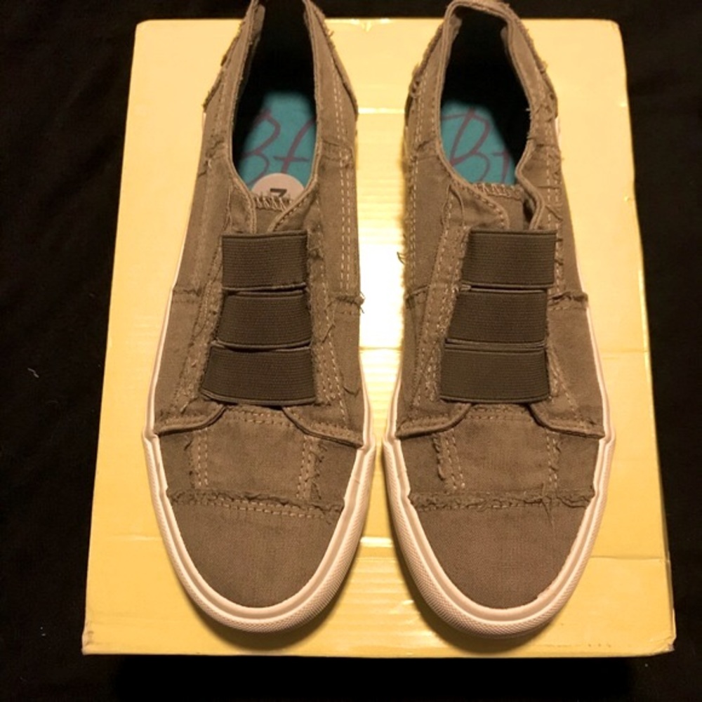 NWT-Blowfish Malibu Slip On Canvas Patchwork Sneakers-Size 7-